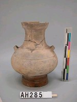 漢 帶釉陶鍾藏品圖，第1張